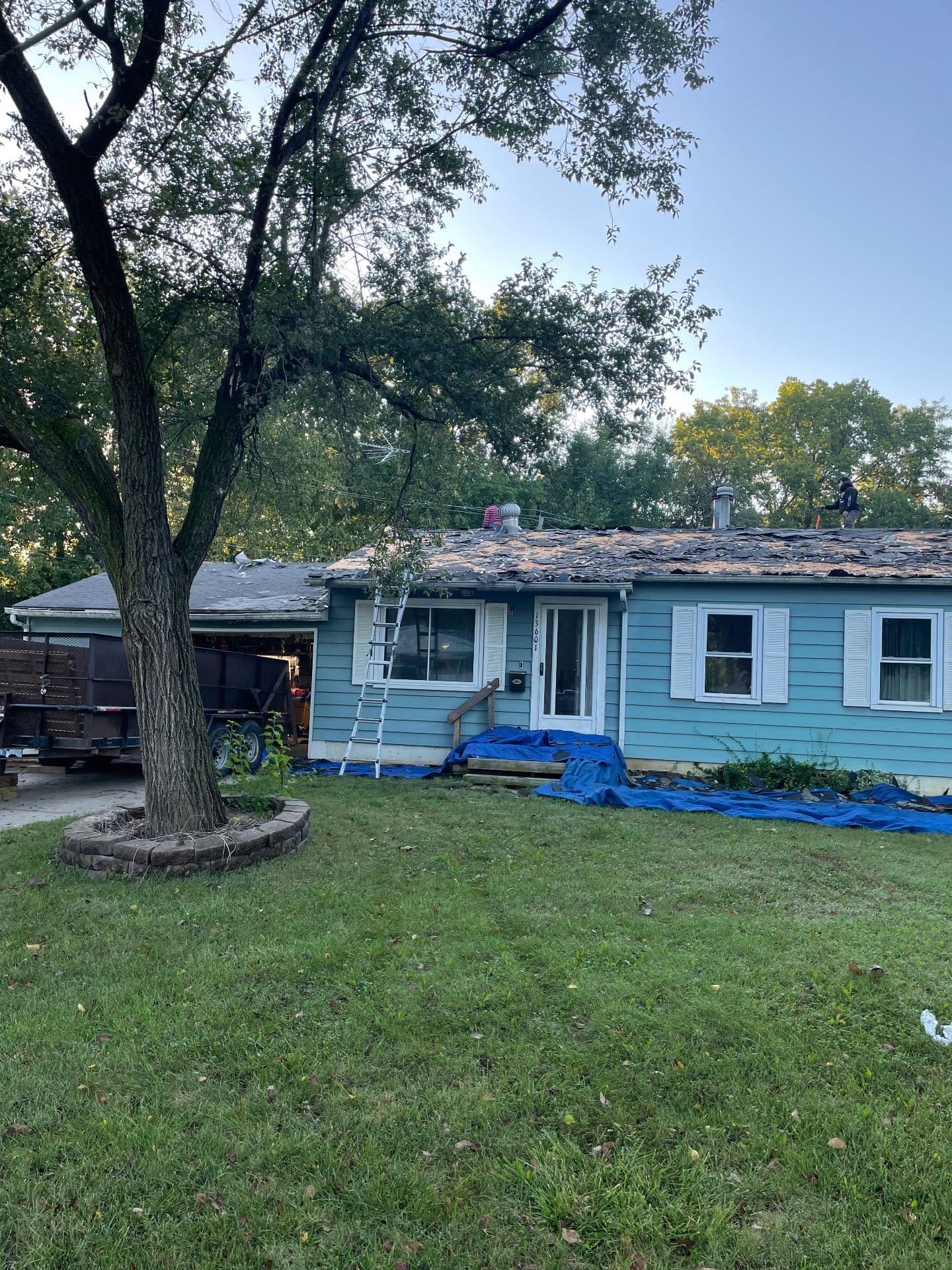 Gallery photos for Moire Black Shingle Installation in Grandview Missouri: Image #1